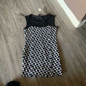 Short body con dress